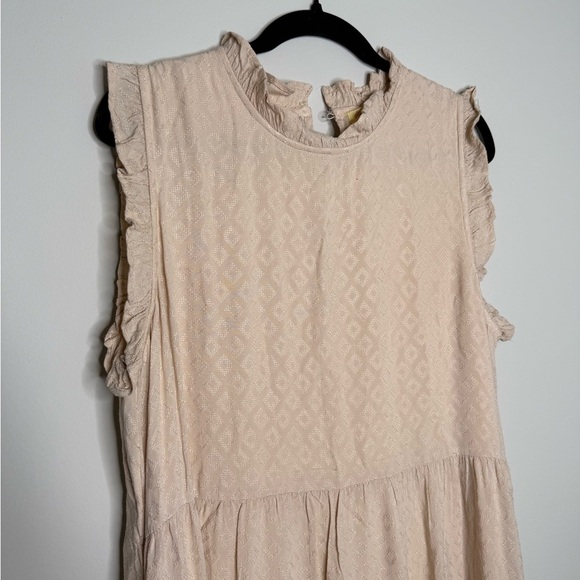 Elegant Pink Sleeveless Dress - Picture 3 of 8